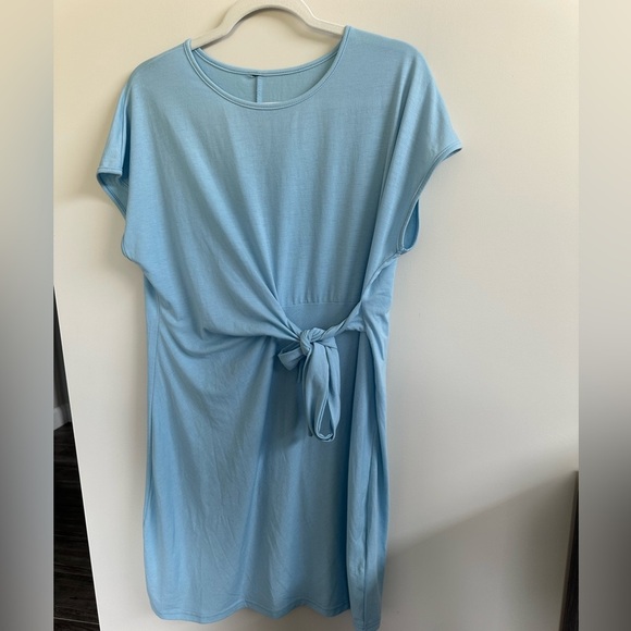 ❤️ Beautiful Light Blue Tie-Front Dress Large - Picture 1 of 5